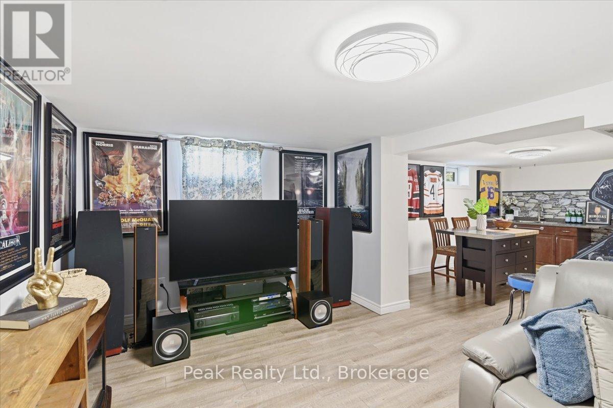 1344 ROYAL DRIVE - 32