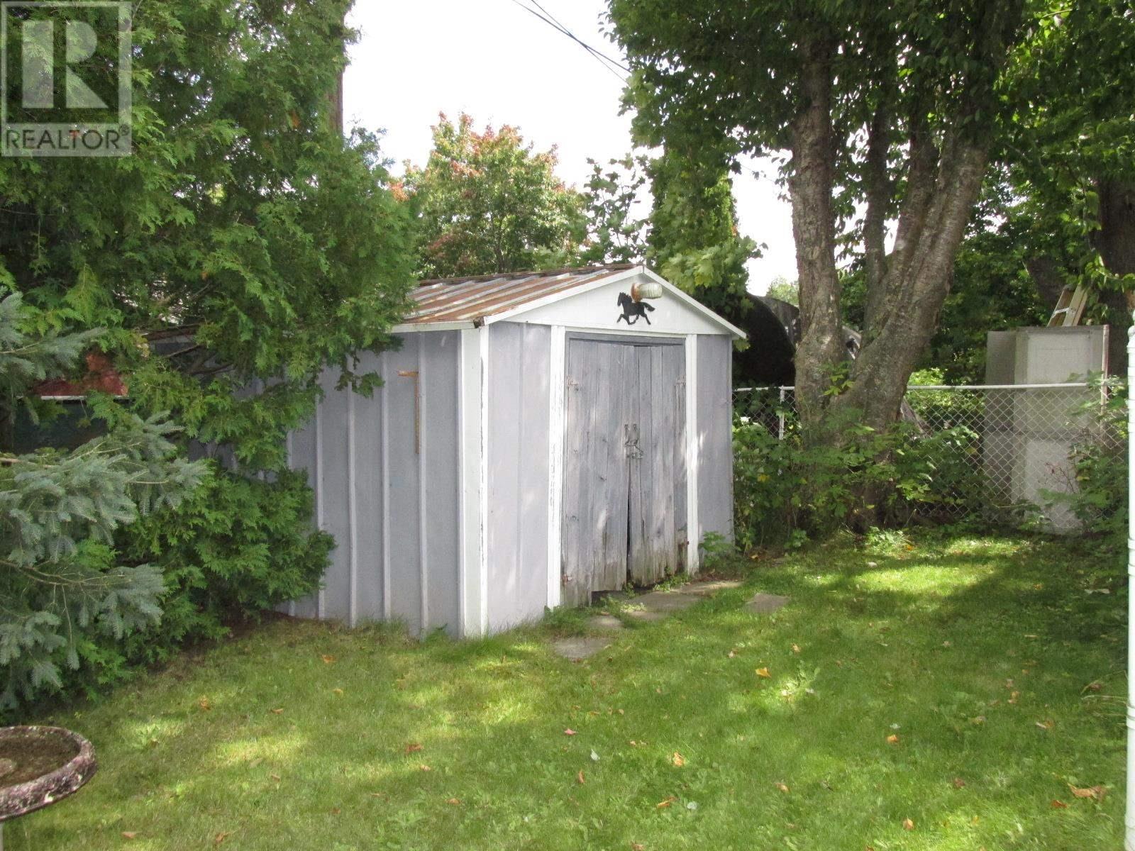 53 Valley CRES - 42