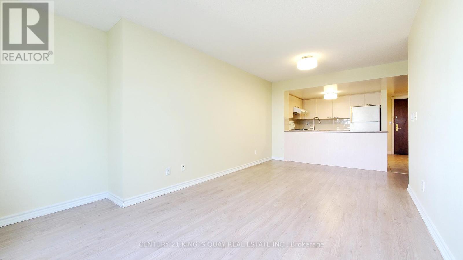 #303 130 POND DRIVE - 11