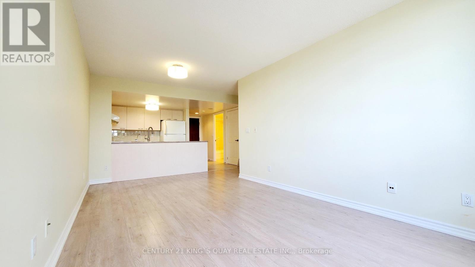#303 130 POND DRIVE - 15