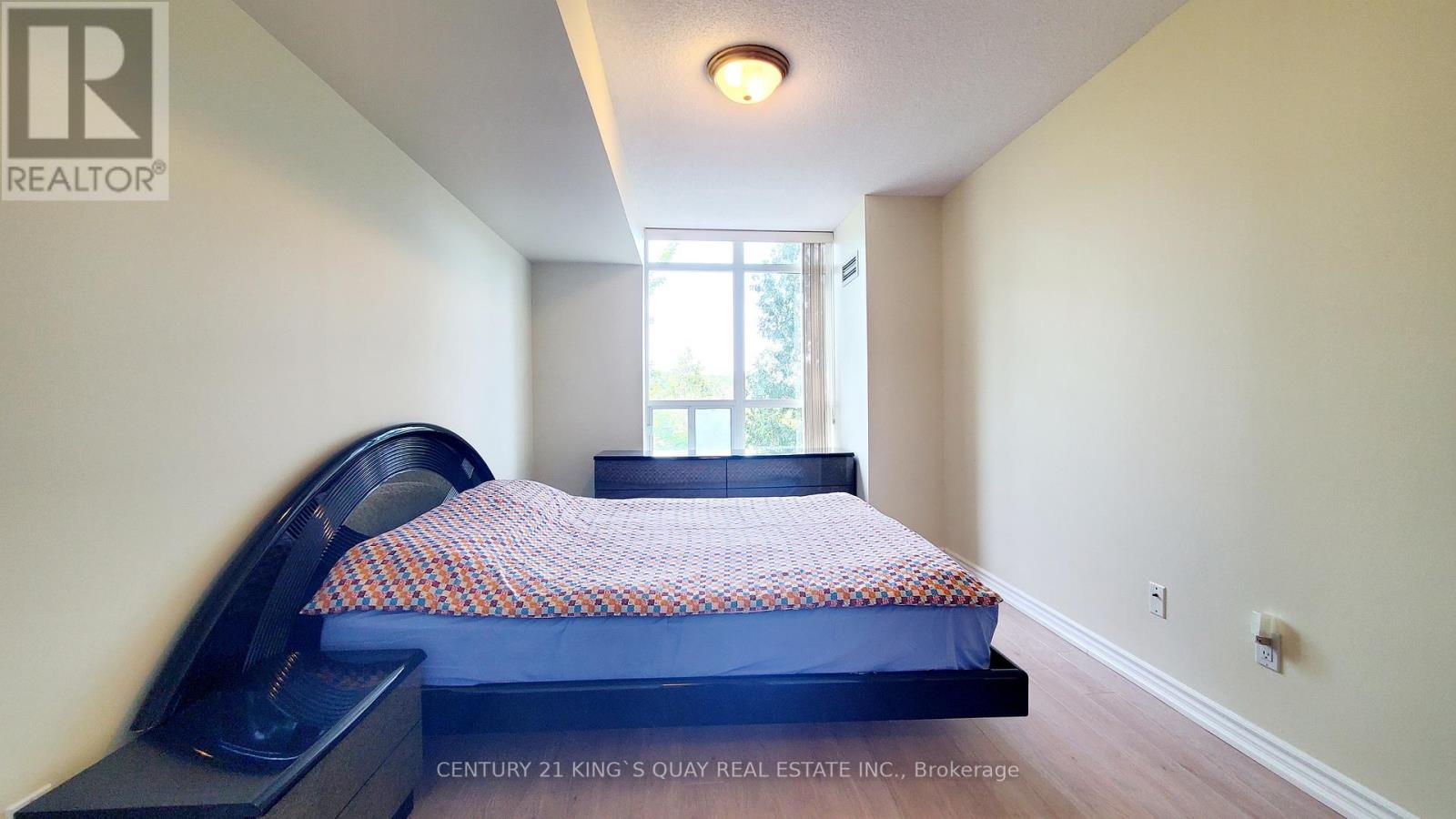 #303 130 POND DRIVE - 17