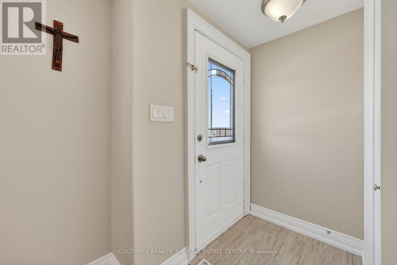 73 LINDEN LANE - 7
