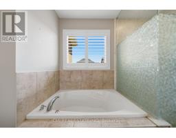 82 Gwillimbury Drive, Bradford West Gwillimbury, ON L3Z0C8 Photo 33