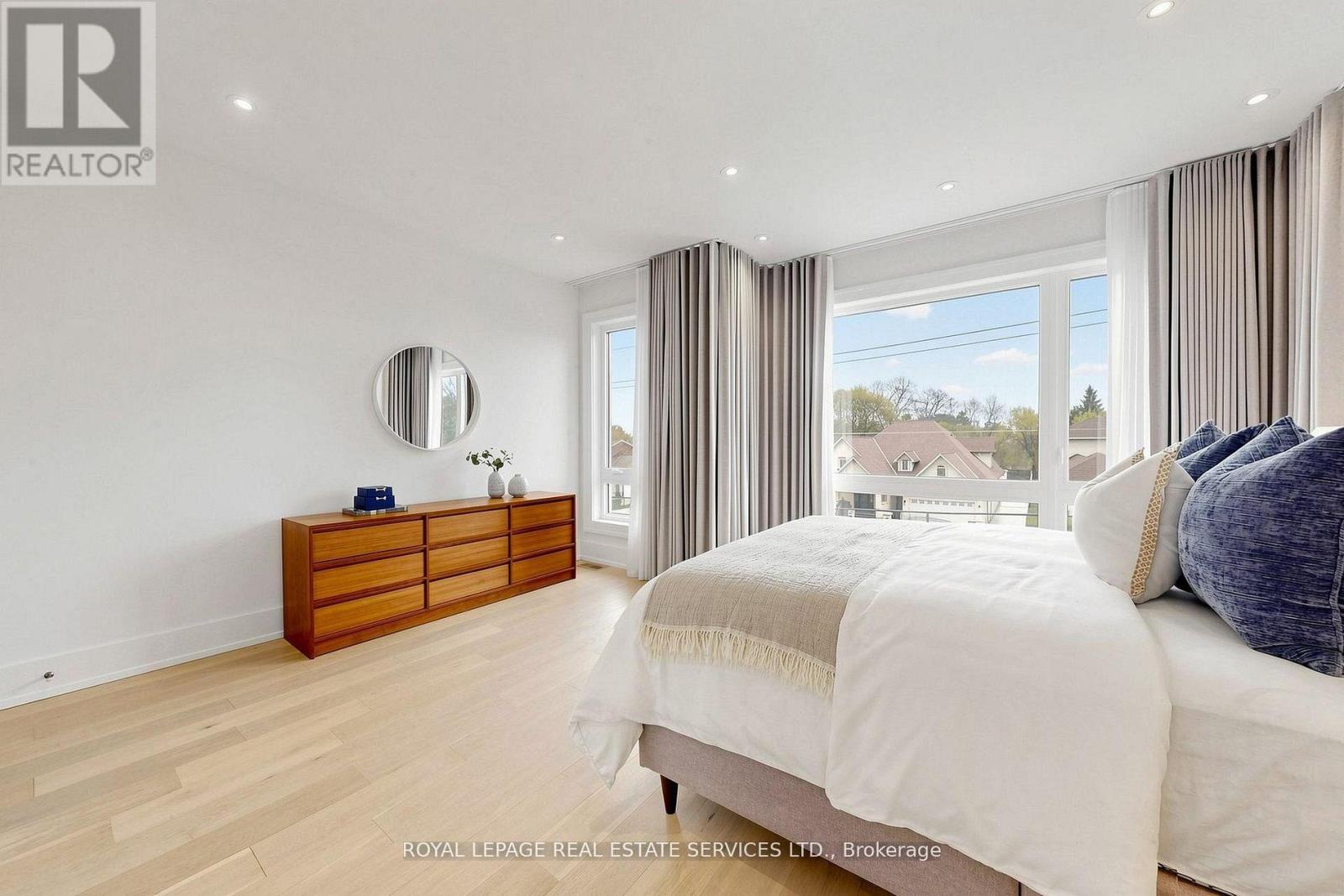 203 CRESTWOOD ROAD - 31