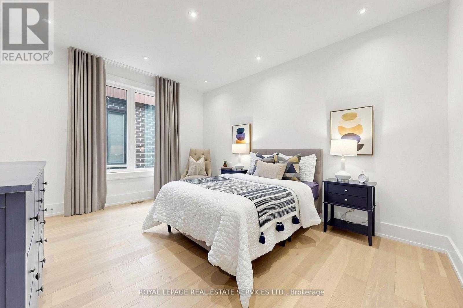 203 CRESTWOOD ROAD - 37
