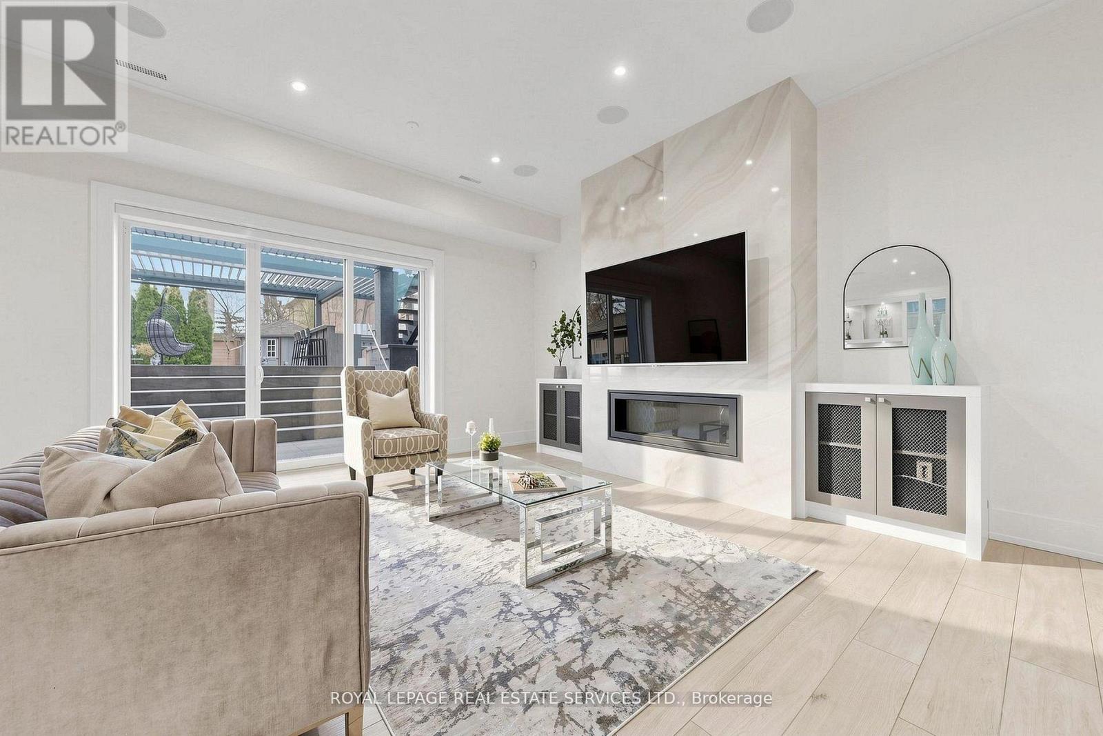 203 CRESTWOOD ROAD - 40