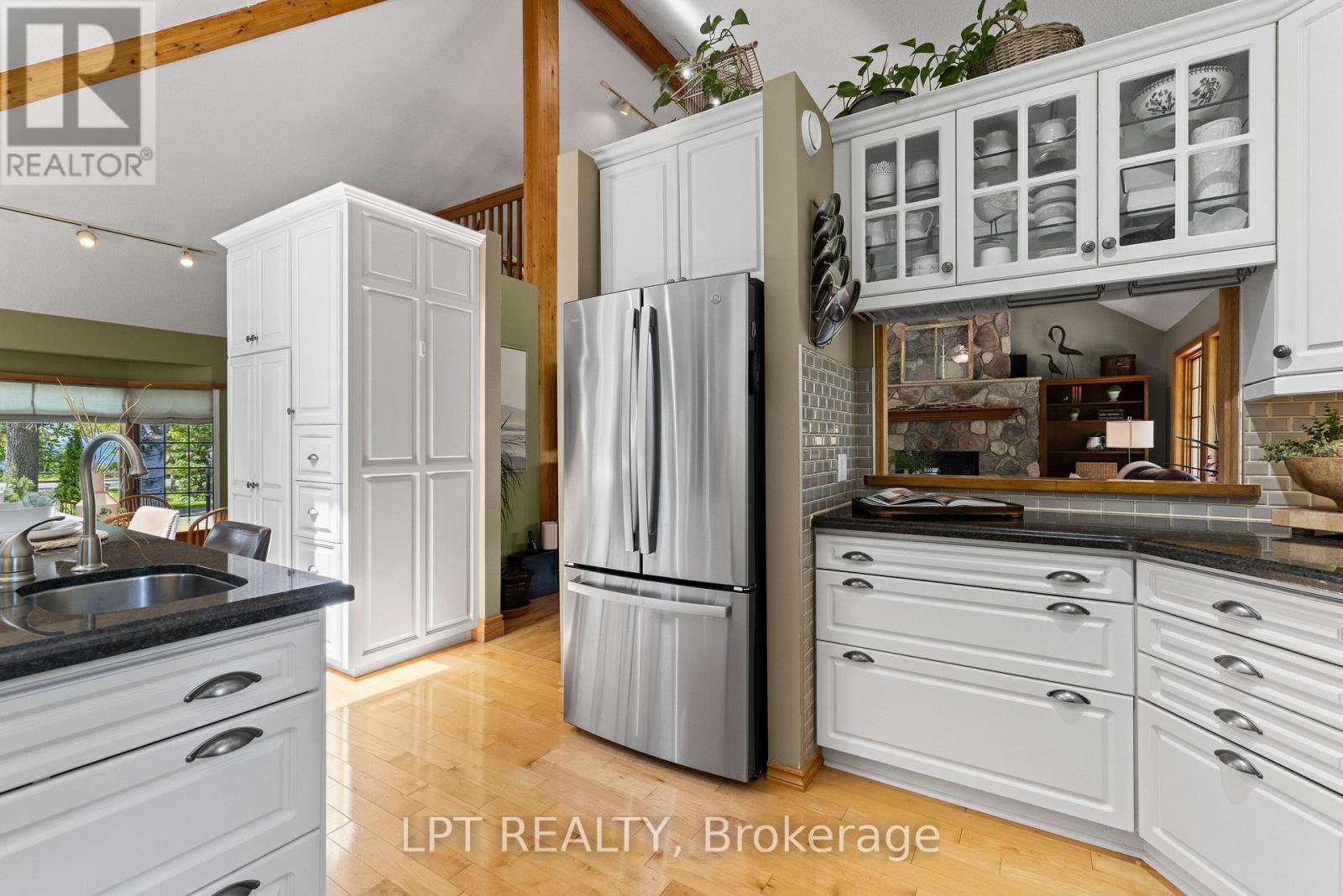 293 HEDGE ROAD - 12