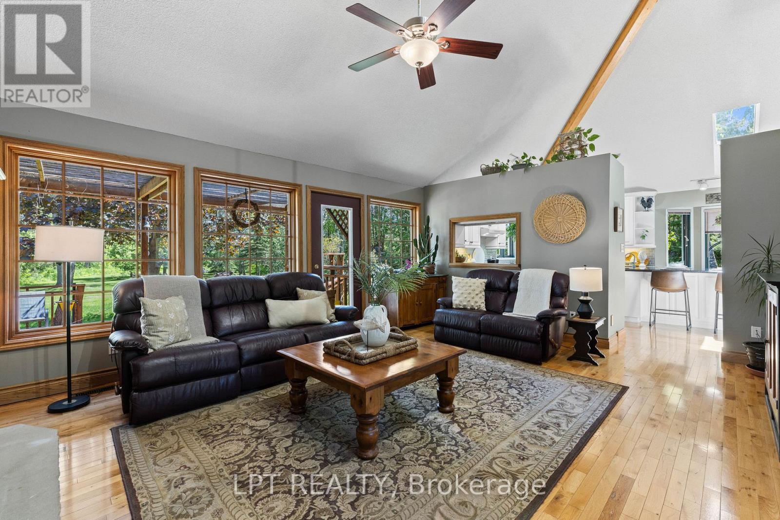 293 HEDGE ROAD - 14
