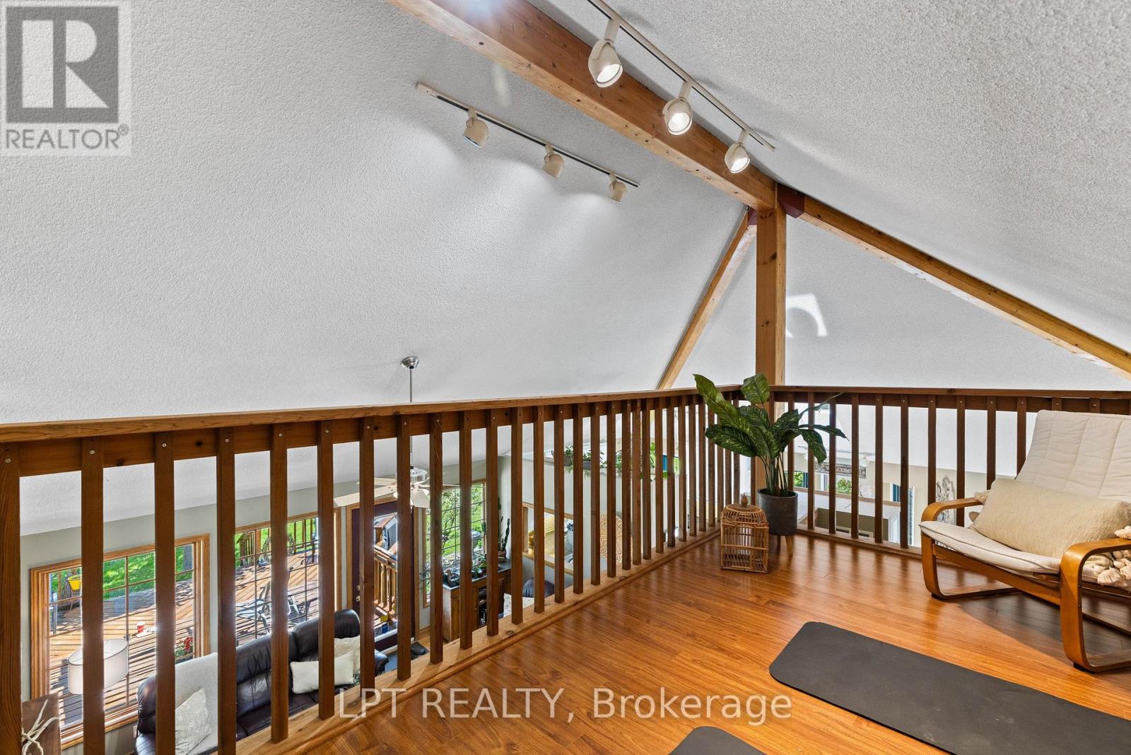 293 HEDGE ROAD - 21