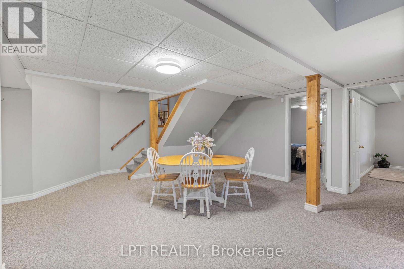 293 HEDGE ROAD - 30