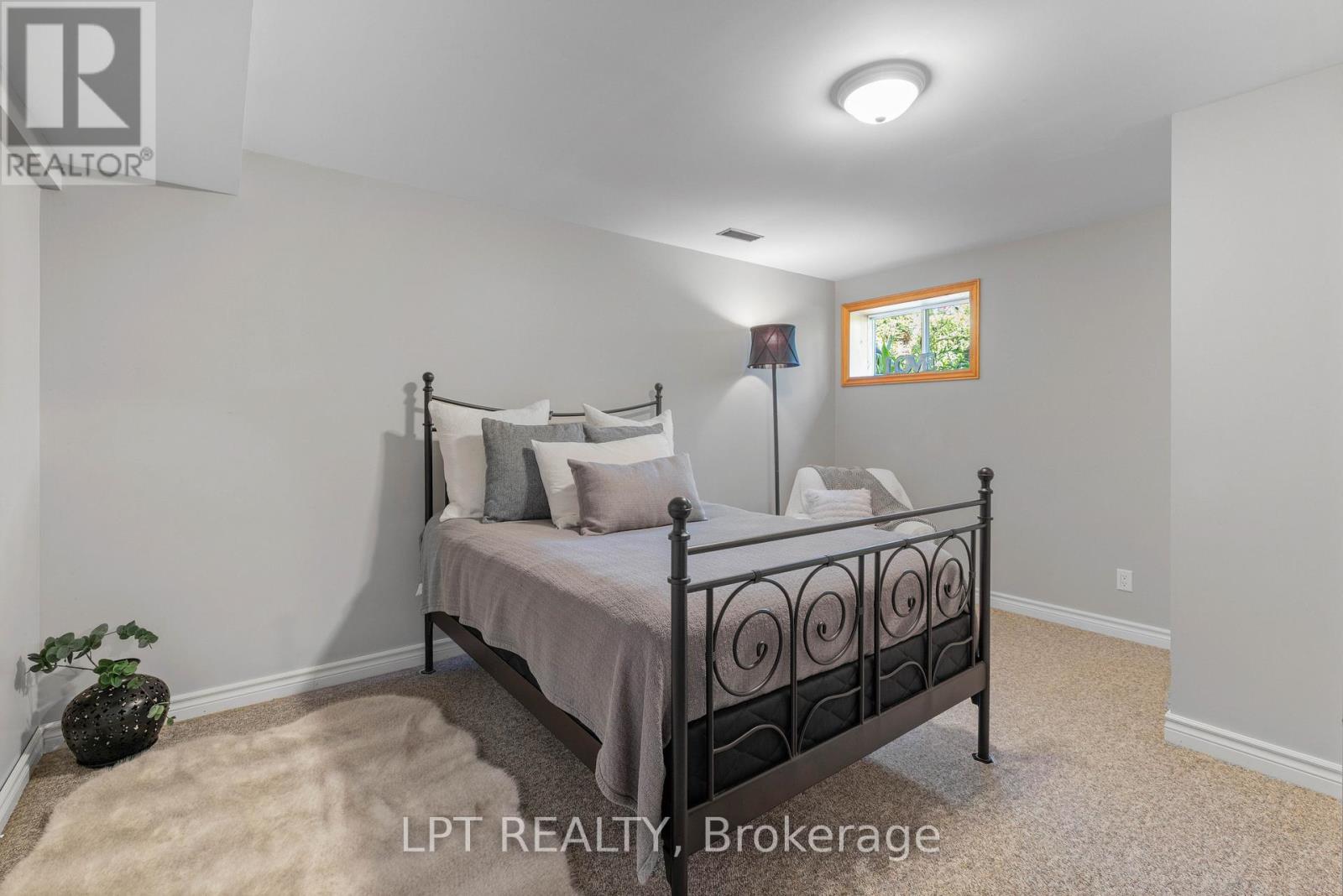 293 HEDGE ROAD - 32
