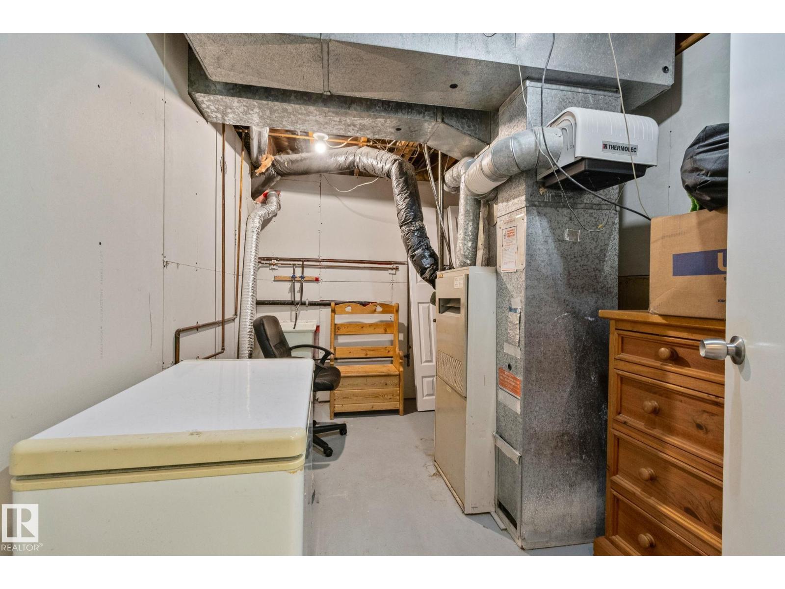 34 BEACON CR — photo 43