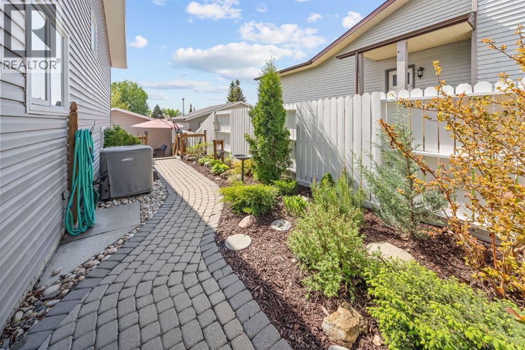 120 Shawnessy Drive SW — photo 33