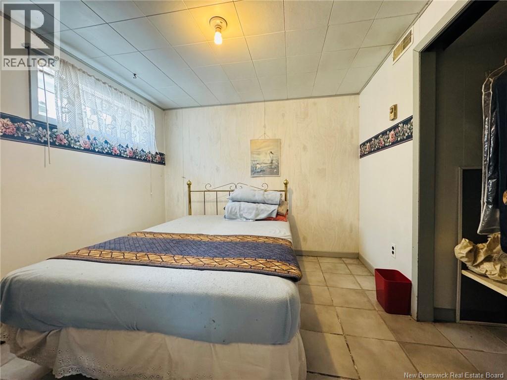 6 Thompson Road - 12