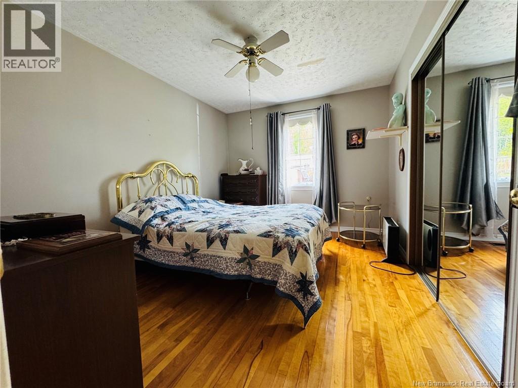 6 Thompson Road - 6