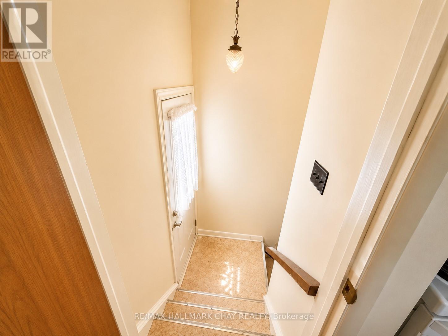 121 RODNEY STREET - 24