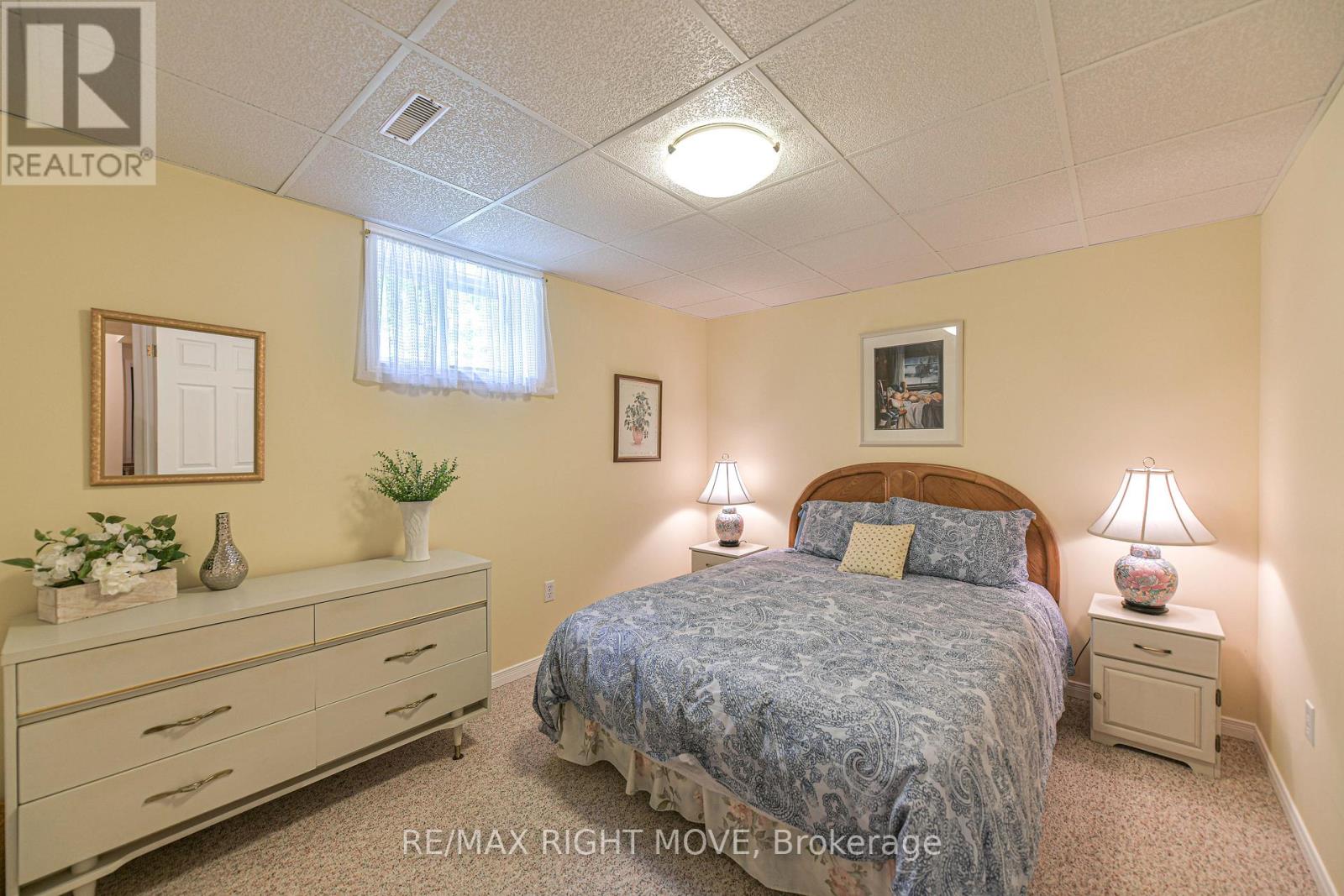 3170 MONARCH DRIVE W - 35