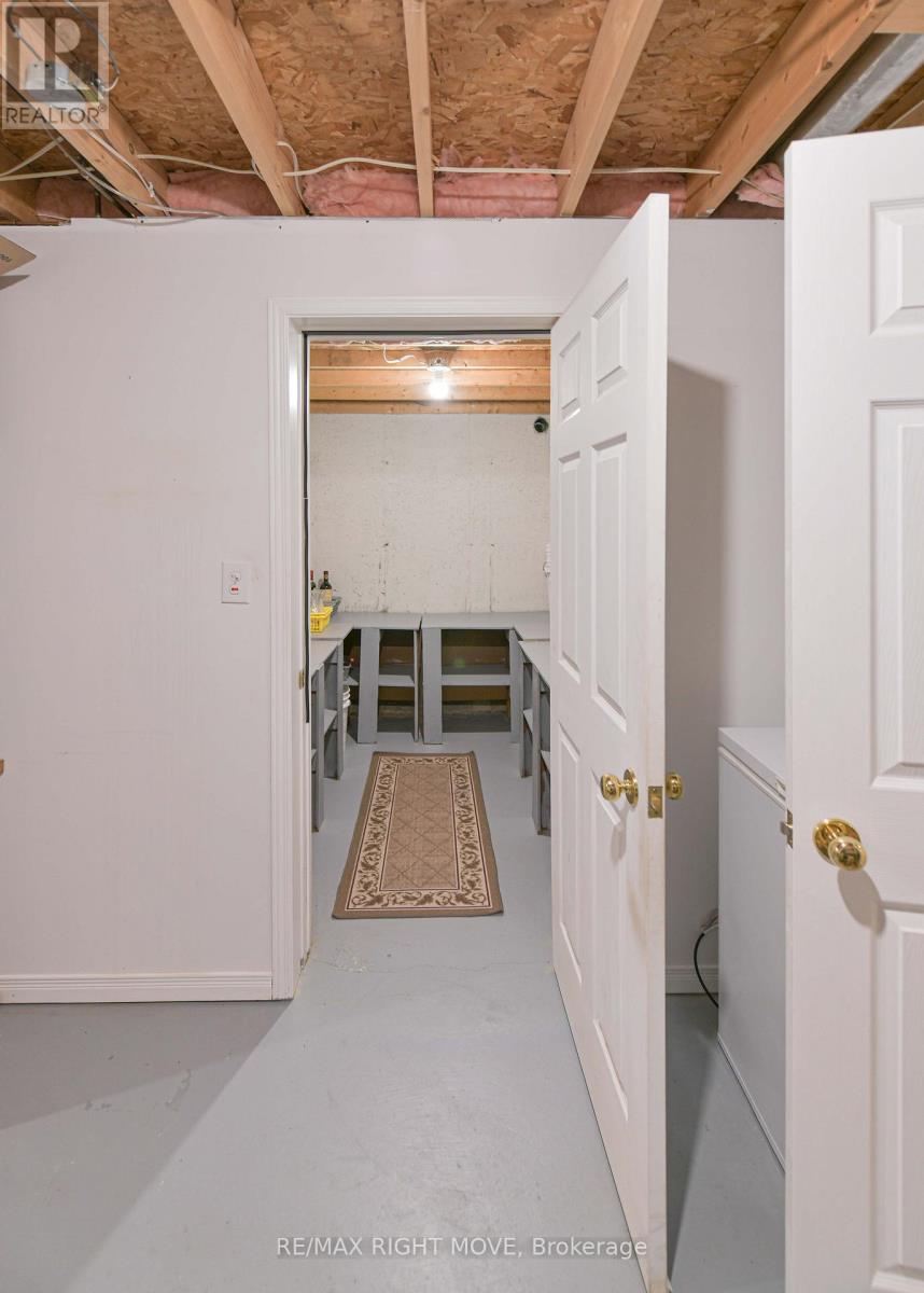3170 MONARCH DRIVE W - 37