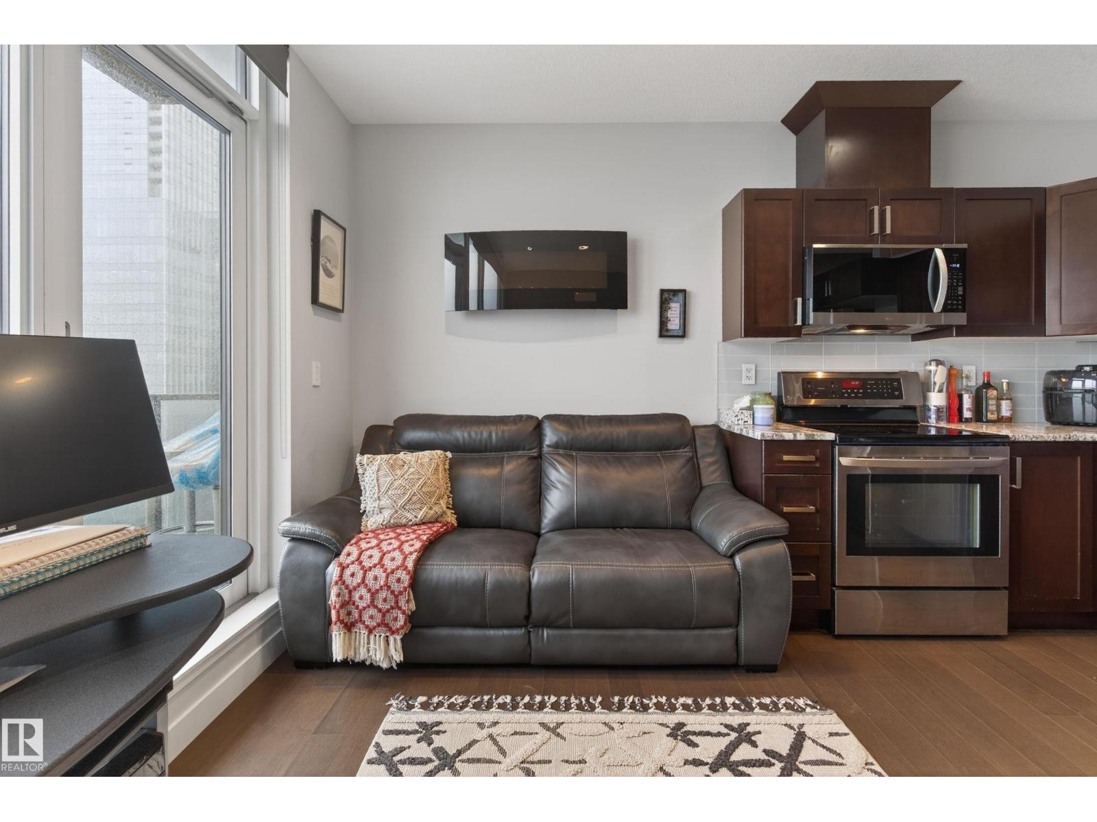 #2804 10238 103 ST NW - 3