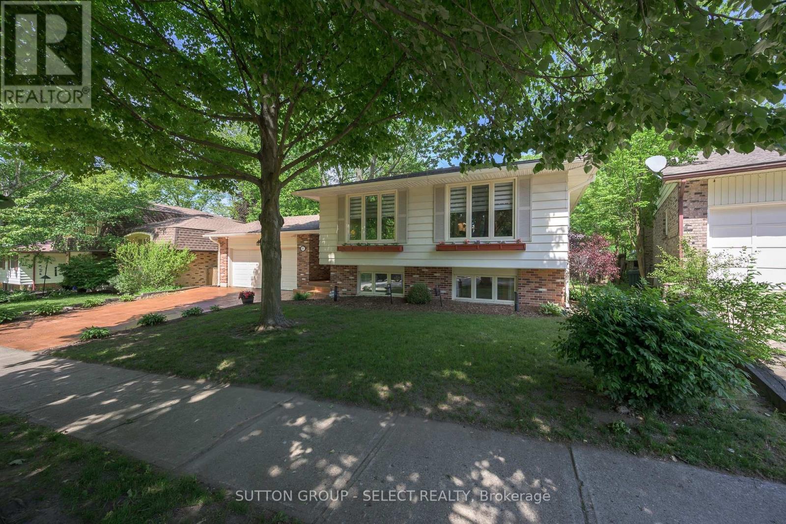 181 DEARBORN AVENUE - Image 2