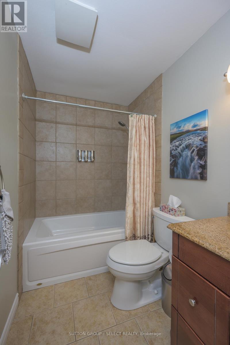 181 DEARBORN AVENUE - 34