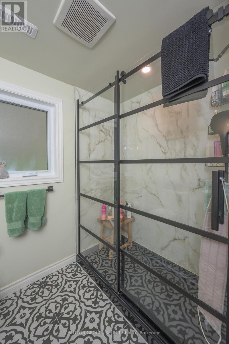 181 DEARBORN AVENUE - 40