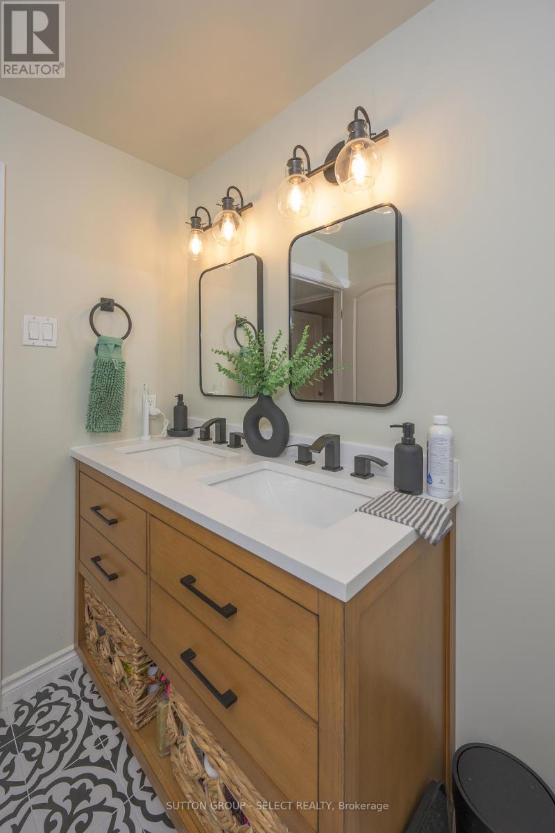 181 DEARBORN AVENUE - 41