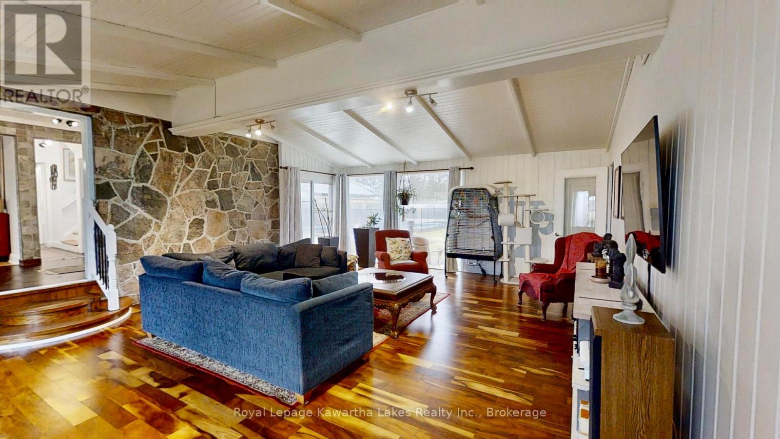 114 COLBORNE STREET W - 13