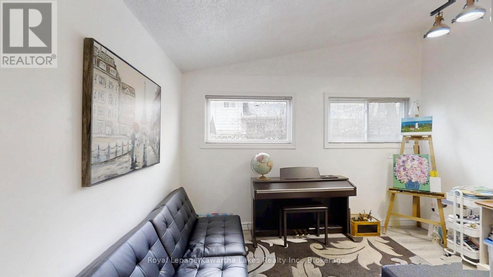 114 COLBORNE STREET W - 14