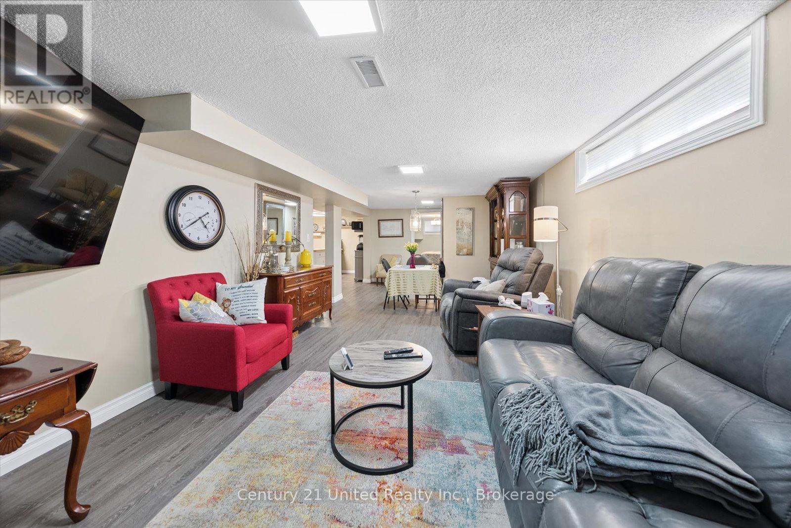 534 ROBERT ROAD - 33