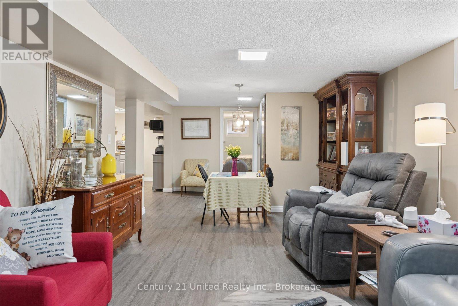 534 ROBERT ROAD - 34