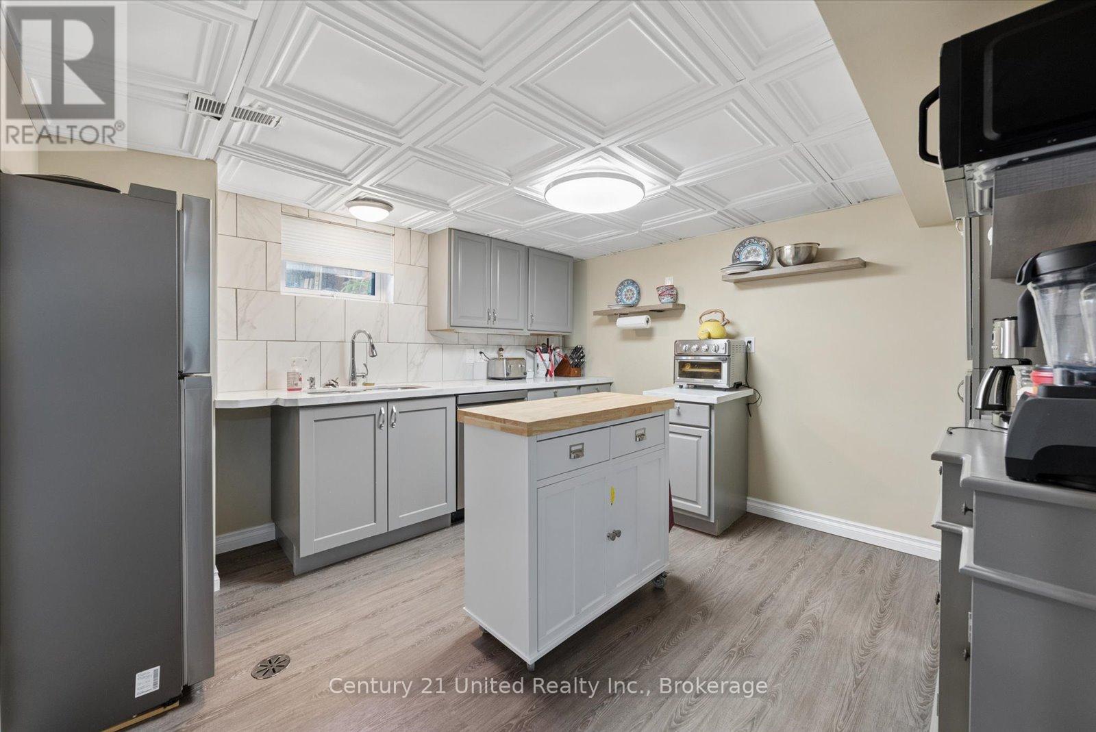 534 ROBERT ROAD - 35