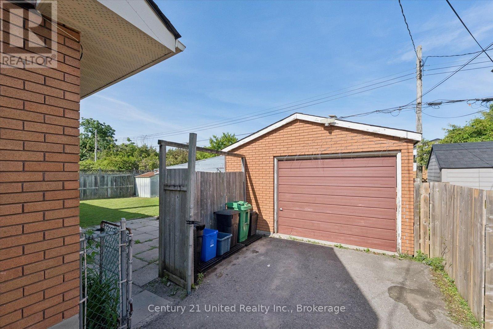534 ROBERT ROAD - 41