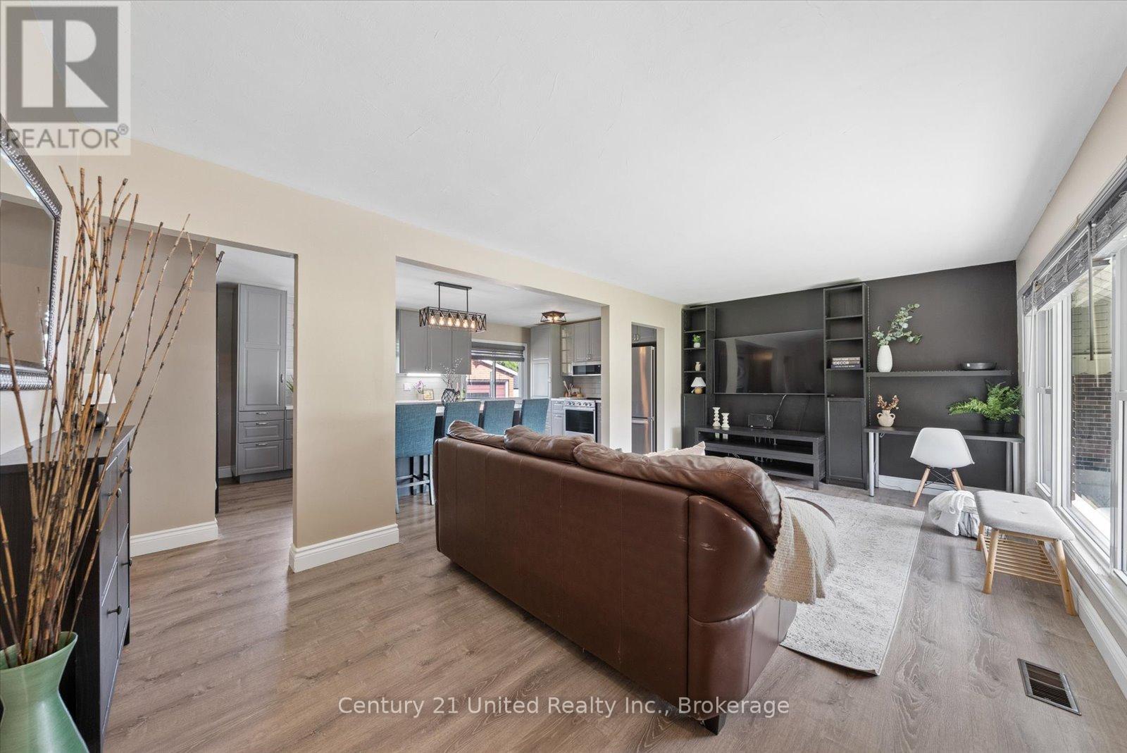 534 ROBERT ROAD - 9