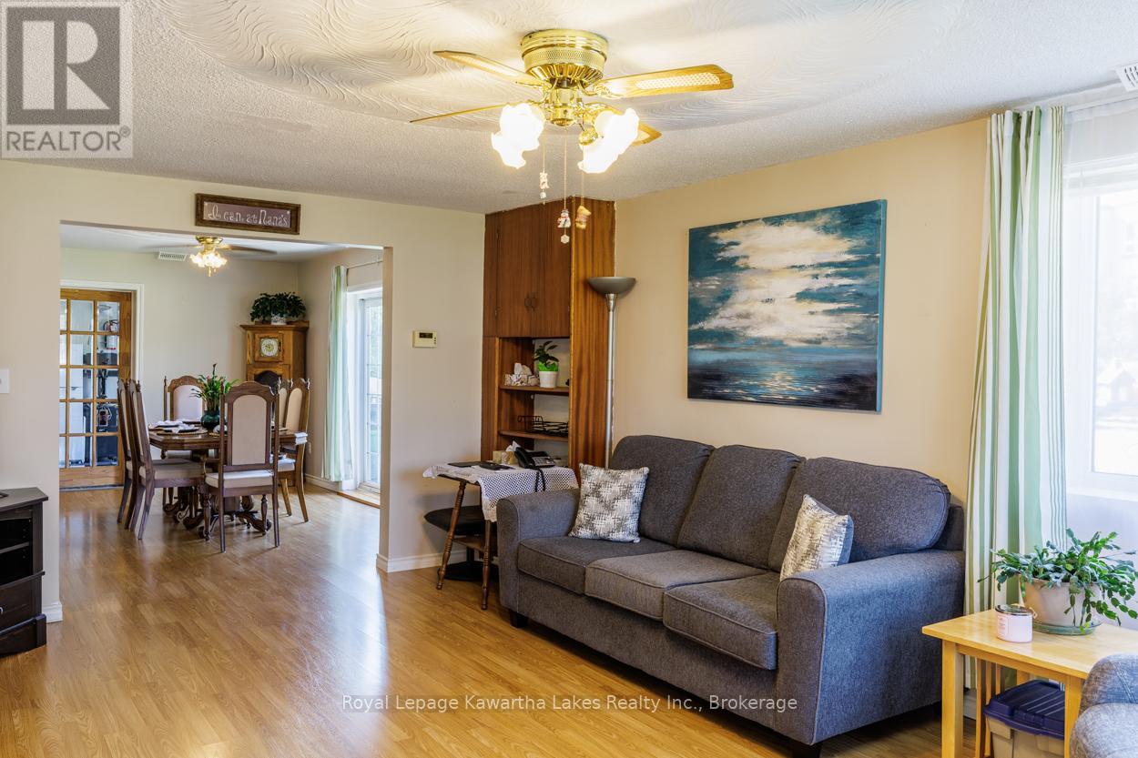 99 LINDSAY STREET - 12