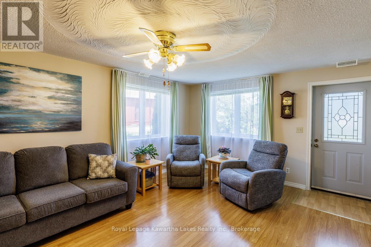 99 LINDSAY STREET - 13