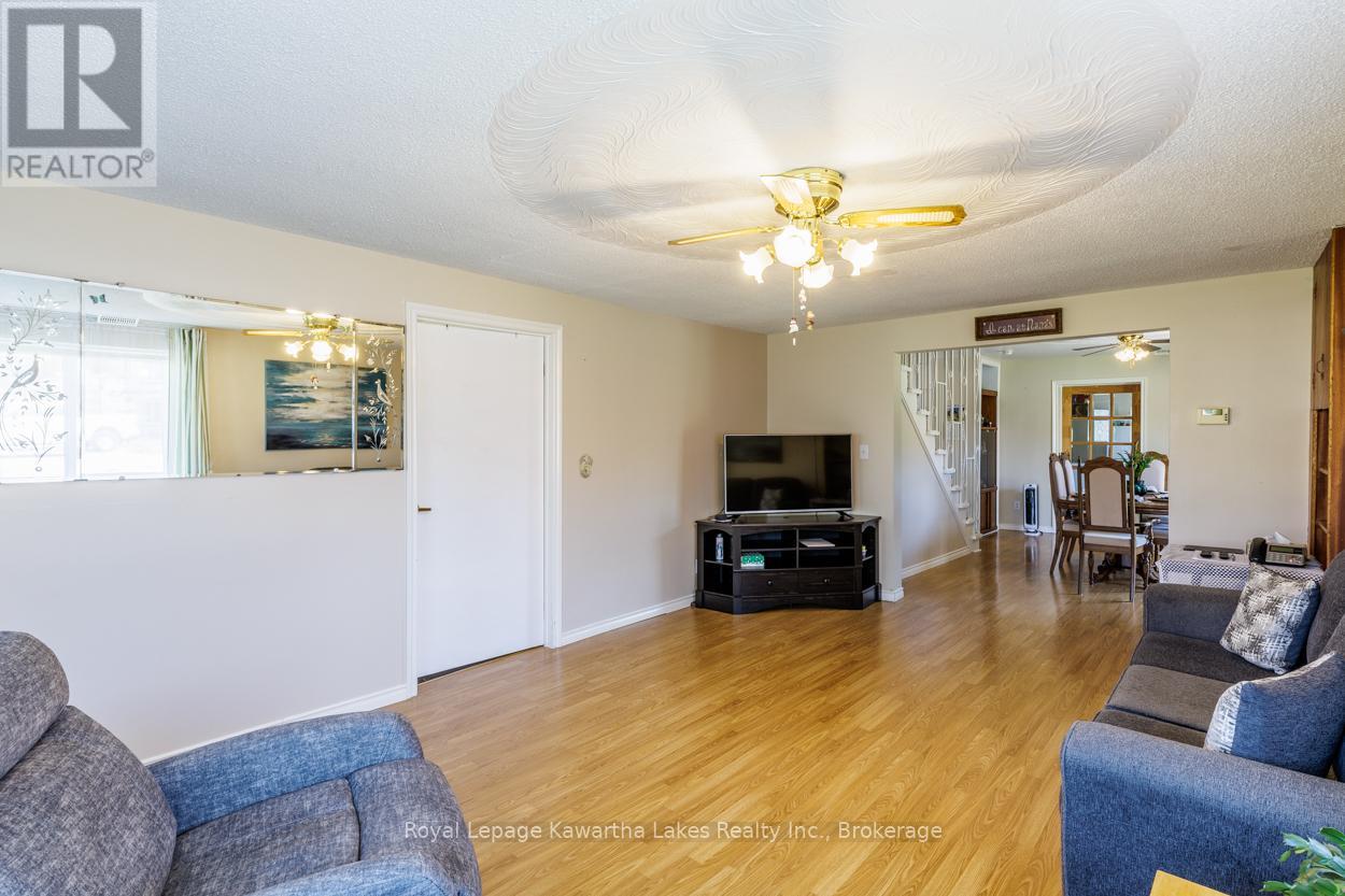 99 LINDSAY STREET - 15
