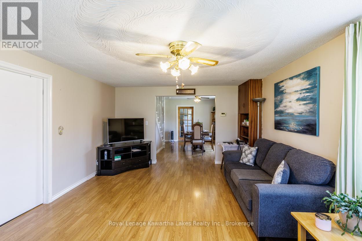 99 LINDSAY STREET - 16