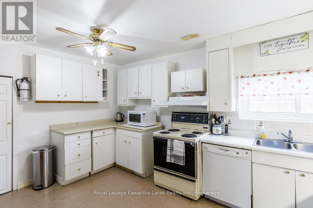 99 LINDSAY STREET - 23