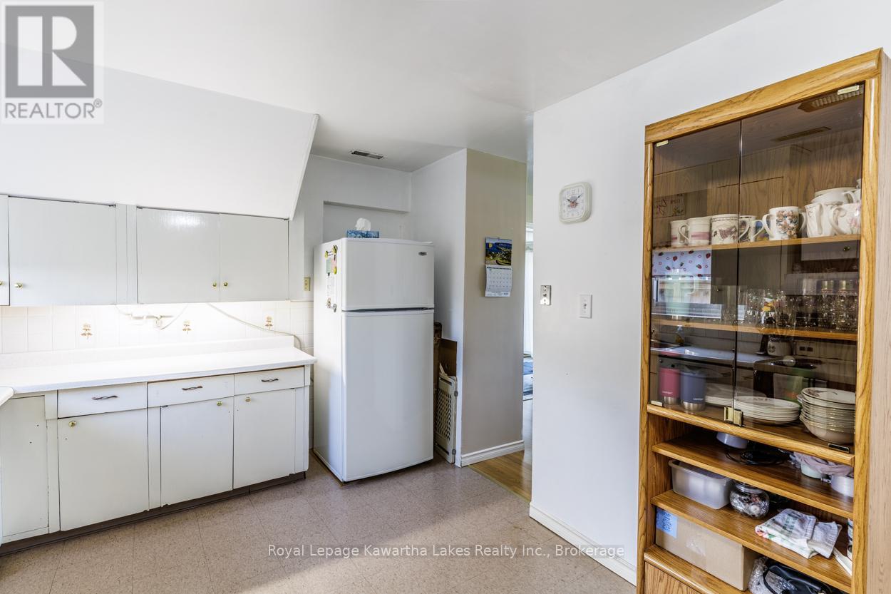 99 LINDSAY STREET - 25