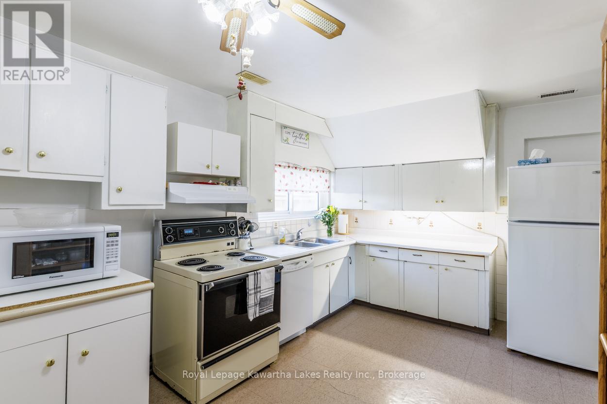 99 LINDSAY STREET - 27