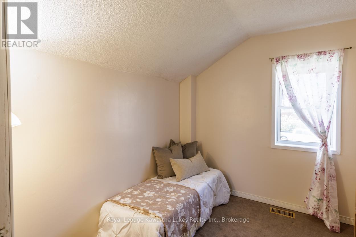99 LINDSAY STREET - 33