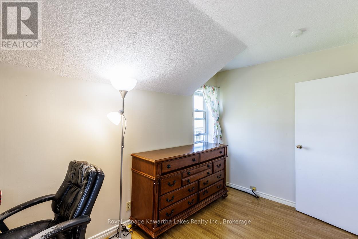 99 LINDSAY STREET - 39