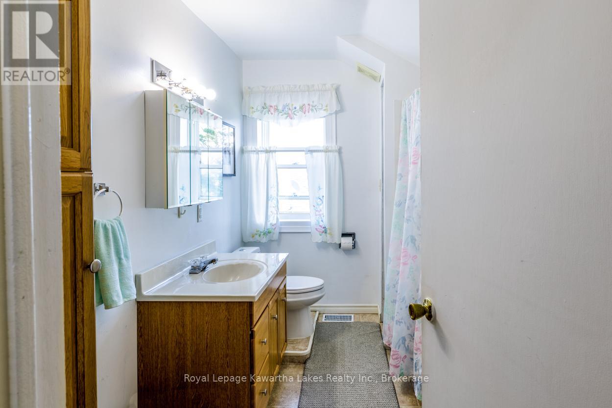 99 LINDSAY STREET - 40