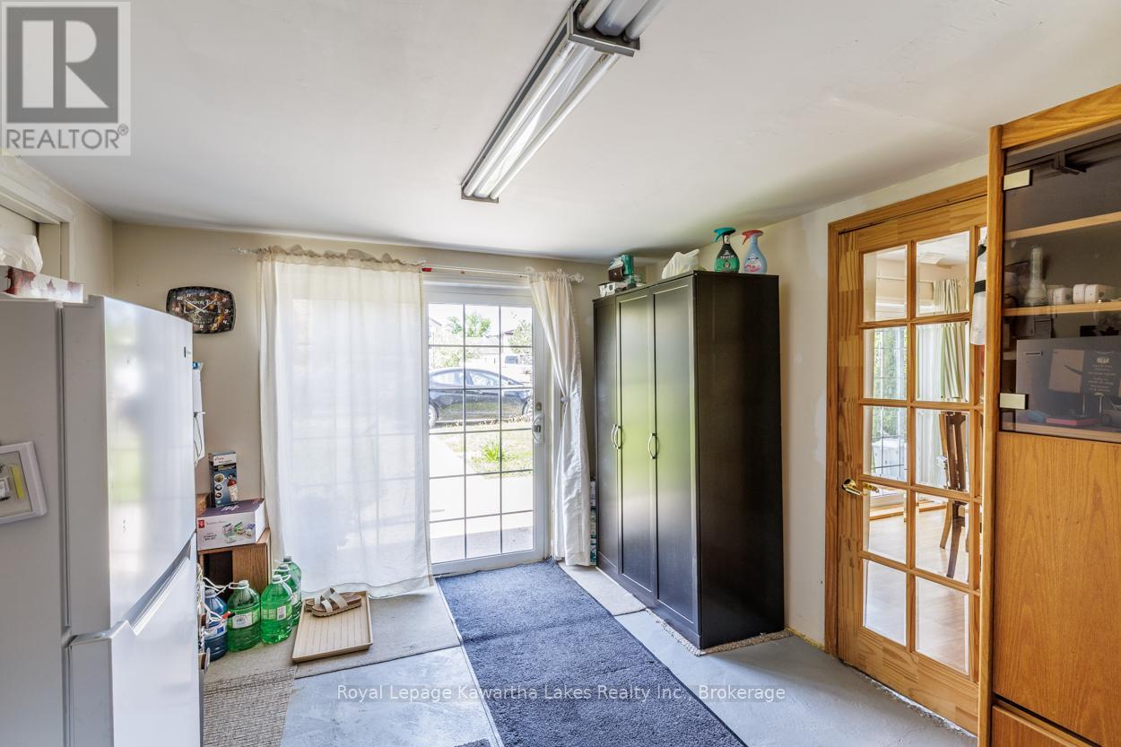 99 LINDSAY STREET - 44