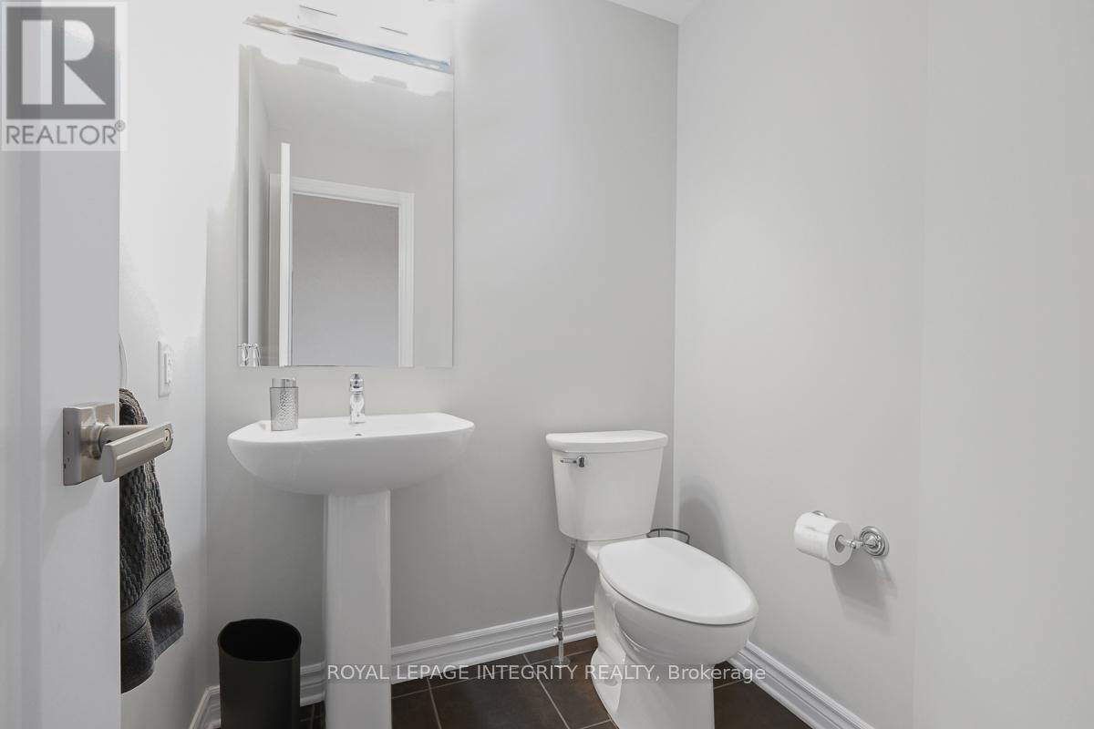 352 AXIS WAY - 35
