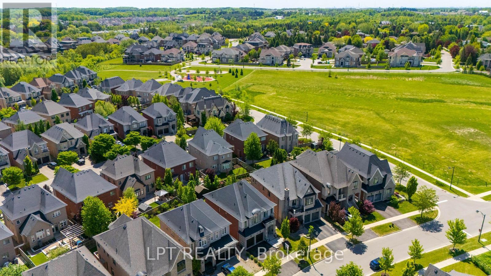 113 BURNS BOULEVARD - 40