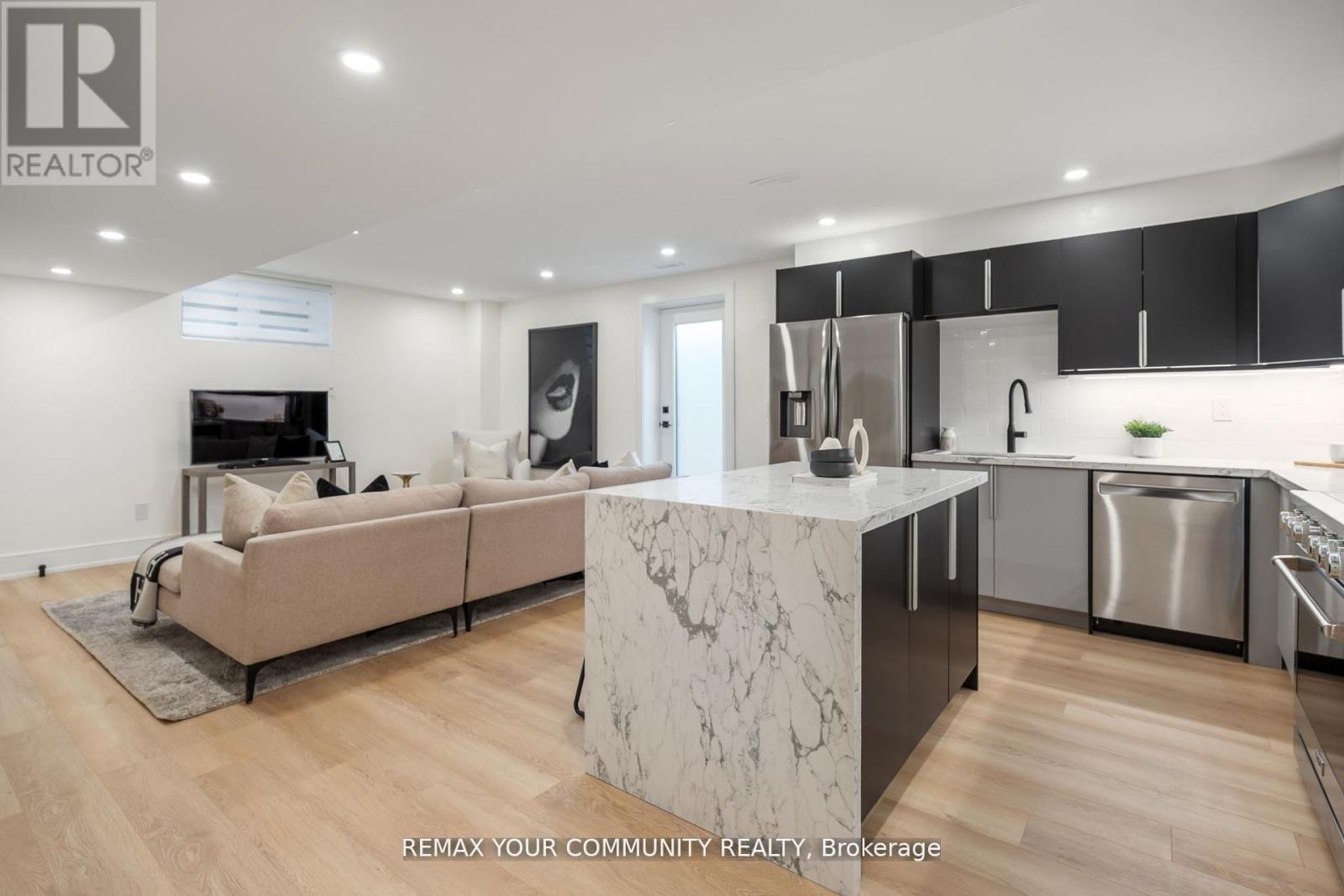 14 RANWOOD DRIVE - 41