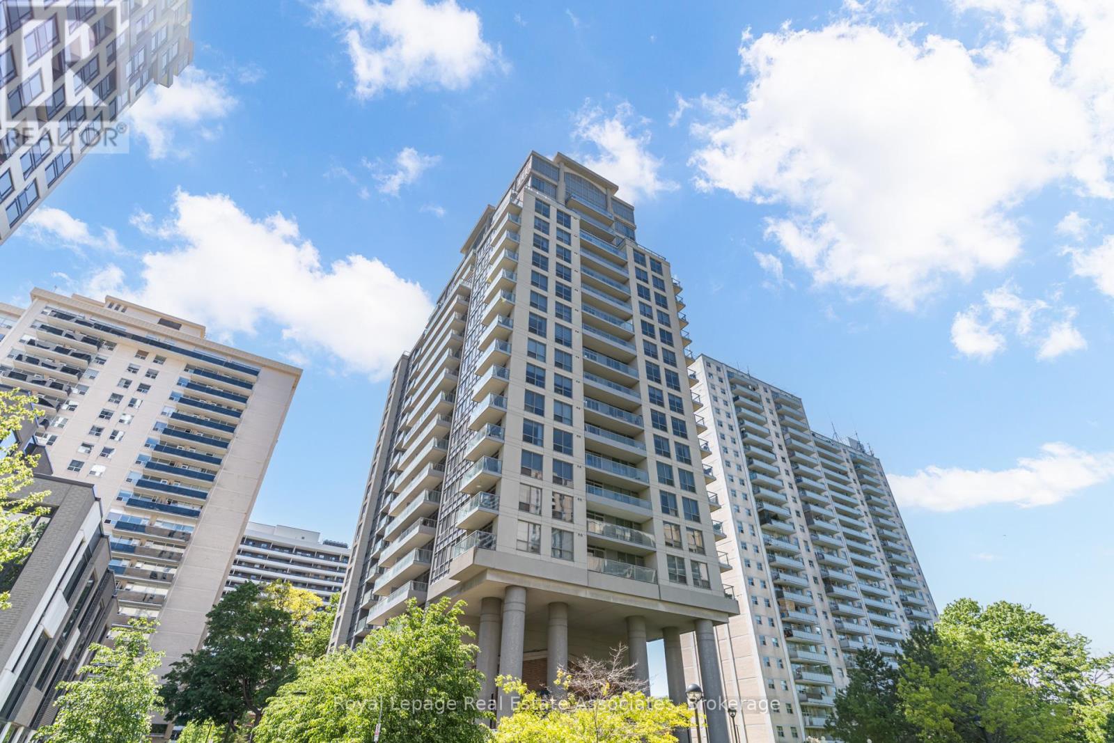 Listing photo of 705 - 70 HIGH PARK AVENUE
