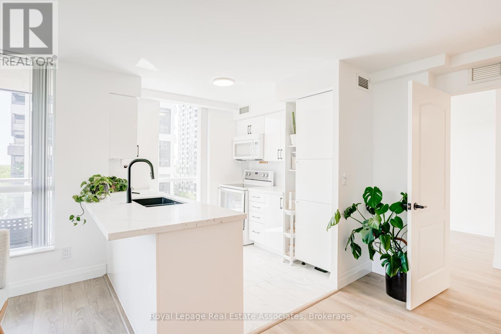 #705 70 HIGH PARK AVENUE - 11